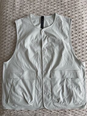 lululemon athletica Off-White Snap-Front Utility Vest